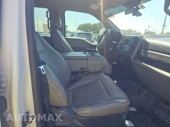 2020 Ford Super Duty F-350 Cab Chassis XL Crew Cab DRW - miniatura 8