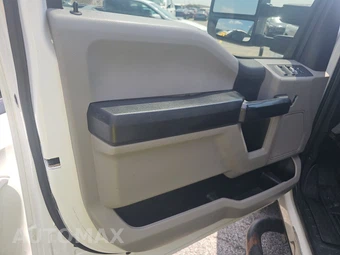 2020 Ford Super Duty F-350 Cab Chassis XL Crew Cab DRW - miniatura 9