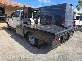 2020 Ford Super Duty F-350 Cab Chassis XL Crew Cab DRW - miniatura 2