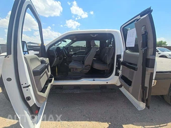 2020 Ford Super Duty F-350 Cab Chassis XL Extended Cab w/Rear Doors DRW - miniatura 10