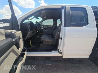 2020 Ford Super Duty F-350 Cab Chassis XL Extended Cab w/Rear Doors DRW - miniatura 3