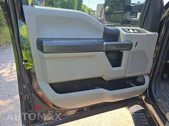 2020 Ford Super Duty F-350 Cab Chassis XL Extended Cab w/Rear Doors DRW - miniatura 9