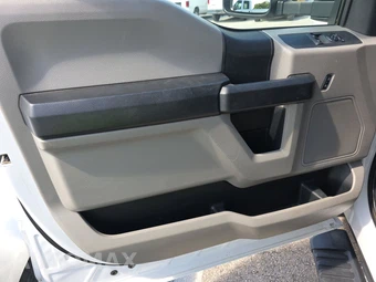 2020 Ford Super Duty F-350 Cab Chassis XL Regular Cab DRW - miniatura 9