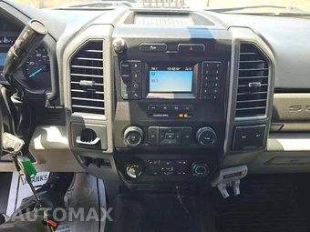2020 Ford Super Duty F-350 Cab Chassis XL Regular Cab DRW - miniatura 10