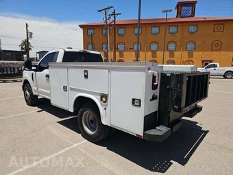 2020 Ford Super Duty F-350 Cab Chassis XL Regular Cab DRW - miniatura 2