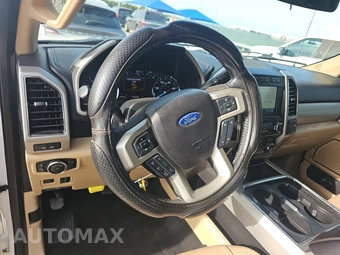 2020 Ford Super Duty F-350 Lariat Crew Cab Long Bed DRW - miniatura 10