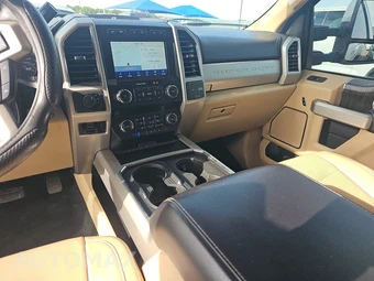 2020 Ford Super Duty F-350 Lariat Crew Cab Long Bed DRW - miniatura 11