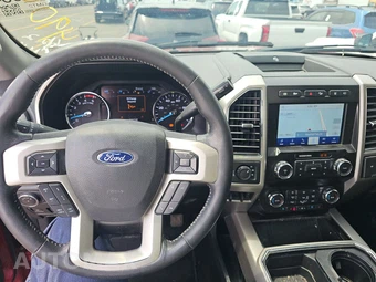 2020 Ford Super Duty F-350 Lariat Crew Cab Medium Bed - miniatura 11