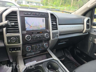 2020 Ford Super Duty F-350 Lariat Crew Cab Medium Bed - miniatura 10
