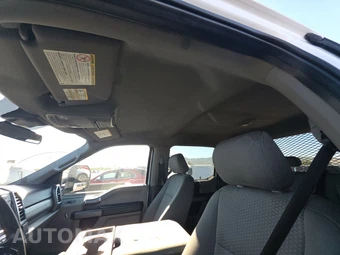 2020 Ford Super Duty F-350 XLT Crew Cab Long Bed - miniatura 18