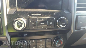 2020 Ford Super Duty F-350 XLT Crew Cab Long Bed - miniatura 32
