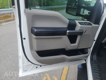 2020 Ford Super Duty F-350 XLT Crew Cab Long Bed DRW - miniatura 9