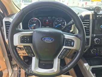 2020 Ford Super Duty F-450 Lariat Crew Cab Long Bed DRW - miniatura 10