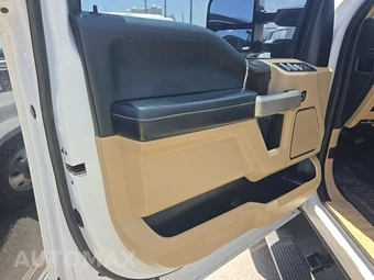 2020 Ford Super Duty F-450 Lariat Crew Cab Long Bed DRW - miniatura 9