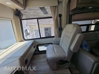 2020 Ford Super Duty F-53 Class A Motorhome Chassis DRW - miniatura 17