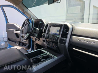 2020 Ford Super Duty F-550 Cab Chassis Lariat Crew Cab DRW - miniatura 18