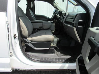 2020 Ford Super Duty F-550 Cab Chassis XL Crew Cab DRW - miniatura 11