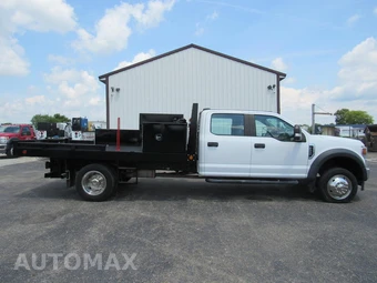 2020 Ford Super Duty F-550 Cab Chassis XL Crew Cab DRW - miniatura 2
