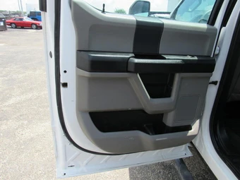 2020 Ford Super Duty F-550 Cab Chassis XL Crew Cab DRW - miniatura 26