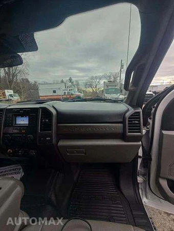 2020 Ford Super Duty F-550 Cab Chassis XL Crew Cab DRW - miniatura 18