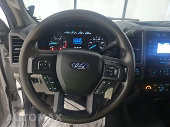 2020 Ford Super Duty F-550 Cab Chassis XL Crew Cab DRW - miniatura 10