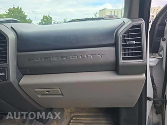 2020 Ford Super Duty F-550 Cab Chassis XL Crew Cab DRW - miniatura 18