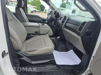 2020 Ford Super Duty F-550 Cab Chassis XL Crew Cab DRW - miniatura 17