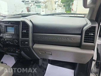 2020 Ford Super Duty F-550 Cab Chassis XL Crew Cab DRW - miniatura 18