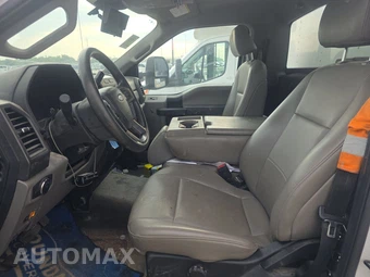 2020 Ford Super Duty F-550 Cab Chassis XL Regular Cab DRW - miniatura 7