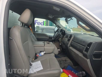2020 Ford Super Duty F-550 Cab Chassis XL Regular Cab DRW - miniatura 8