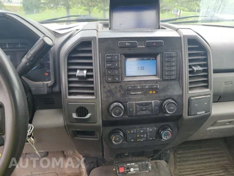 2020 Ford Super Duty F-550 Cab Chassis XL Regular Cab DRW - miniatura 11