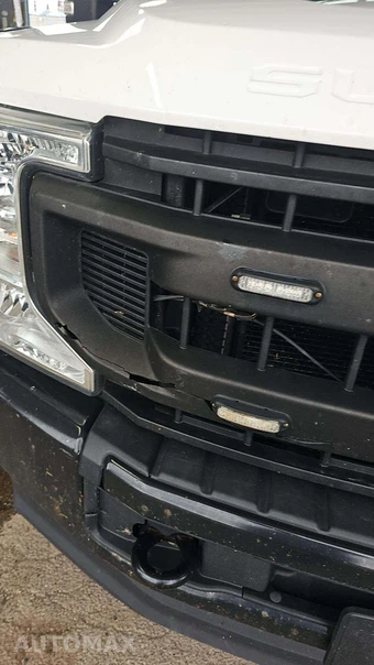 2020 Ford Super Duty F-550 Cab Chassis XL Regular Cab DRW - miniatura 31