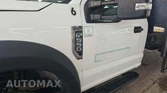 2020 Ford Super Duty F-550 Cab Chassis XL Regular Cab DRW - miniatura 32