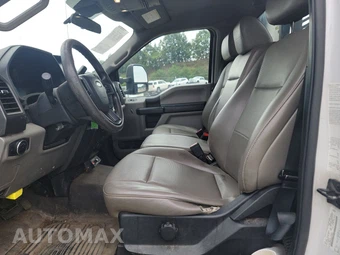 2020 Ford Super Duty F-550 Cab Chassis XL Regular Cab DRW - miniatura 7