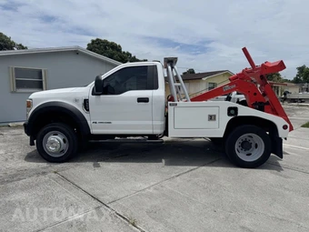 2020 Ford Super Duty F-550 Cab Chassis XL Regular Cab DRW - miniatura 1