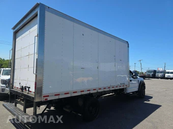 2020 Ford Super Duty F-550 Cab Chassis XL Regular Cab DRW - miniatura 3