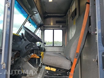 2020 Ford Super Duty F-59 Stripped Chassis DRW - miniatura 7