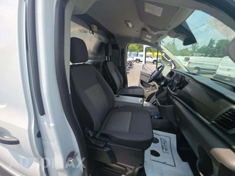 2020 Ford Transit 150 Cargo Van Low Roof 130.0" WB - miniatura 17