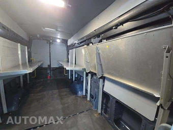 2020 Ford Transit 250 Cargo Van High Roof 148.0" WB - miniatura 13