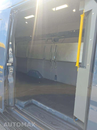 2020 Ford Transit 250 Cargo Van High Roof 148.0" WB - miniatura 14