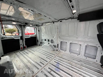2020 Ford Transit 250 Cargo Van Low Roof 130.0" WB - miniatura 8