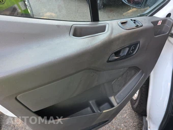 2020 Ford Transit 250 Cargo Van Low Roof 130.0" WB - miniatura 9