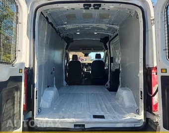 2020 Ford Transit 250 Cargo Van Medium Roof 130.0" WB - miniatura 8