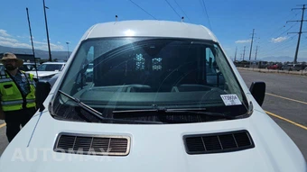 2020 Ford Transit 250 Cargo Van Medium Roof 148.0" WB - miniatura 21