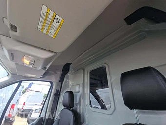 2020 Ford Transit 250 Cargo Van Medium Roof 148.0" WB - miniatura 11