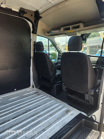 2020 Ford Transit 250 Cargo Van Medium Roof 148.0" WB - miniatura 6