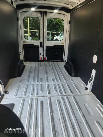 2020 Ford Transit 250 Cargo Van Medium Roof 148.0" WB - miniatura 8
