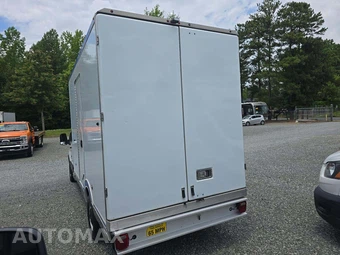 2020 Ford Transit 350 Cab Chassis - miniatura 2