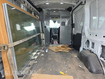 2020 Ford Transit 350 Cargo Van Medium Roof 130.0" WB - miniatura 16
