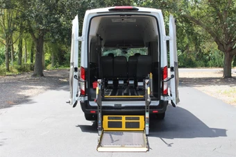 2020 Ford Transit 350 HD Passenger Van XLT DRW High Roof 148.0" WB - miniatura 2